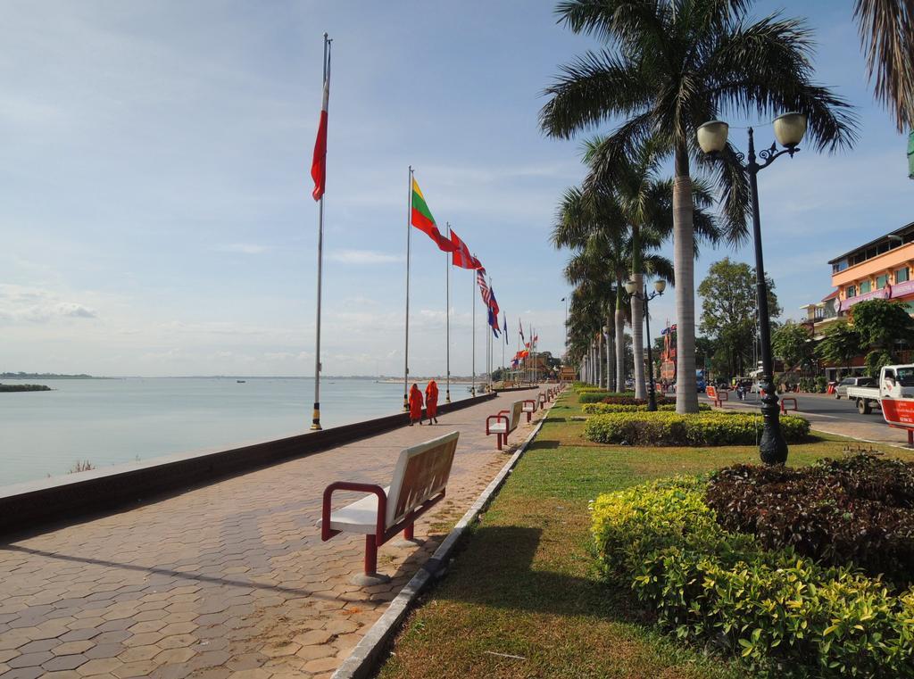 Longlin House I Hotel Phnom Penh Bagian luar foto