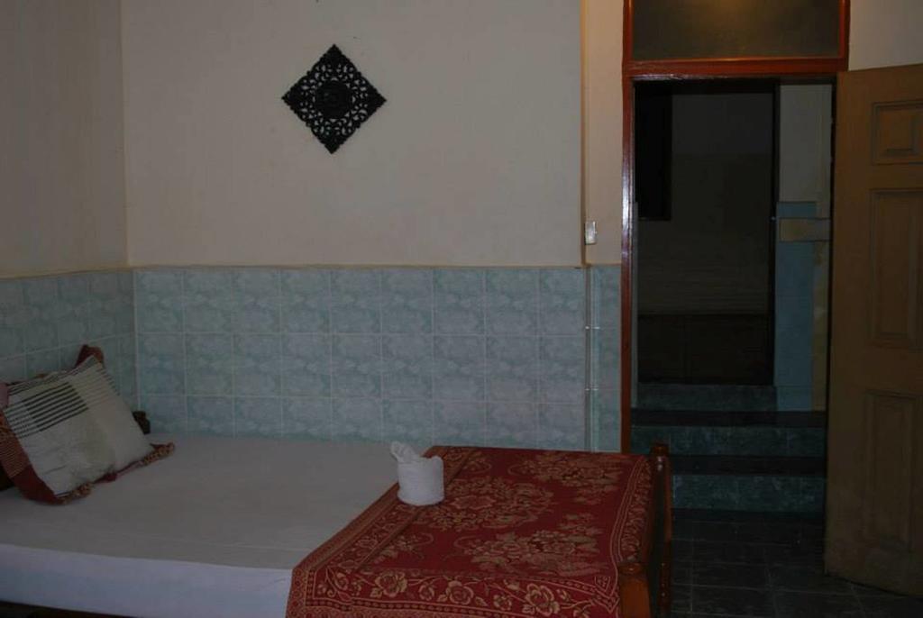 Longlin House I Hotel Phnom Penh Bagian luar foto