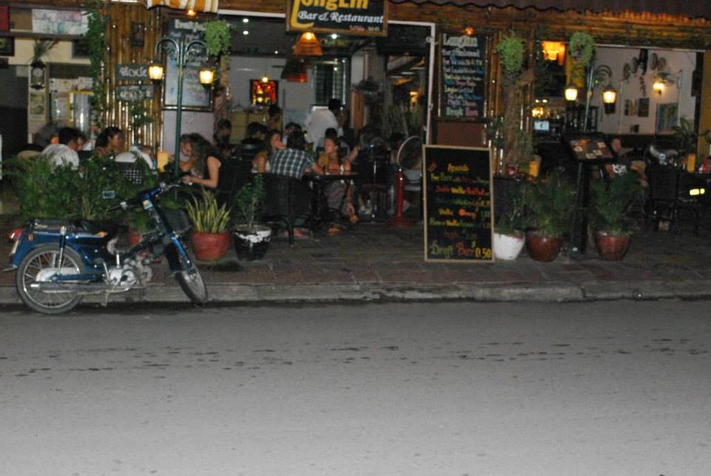 Longlin House I Hotel Phnom Penh Bagian luar foto