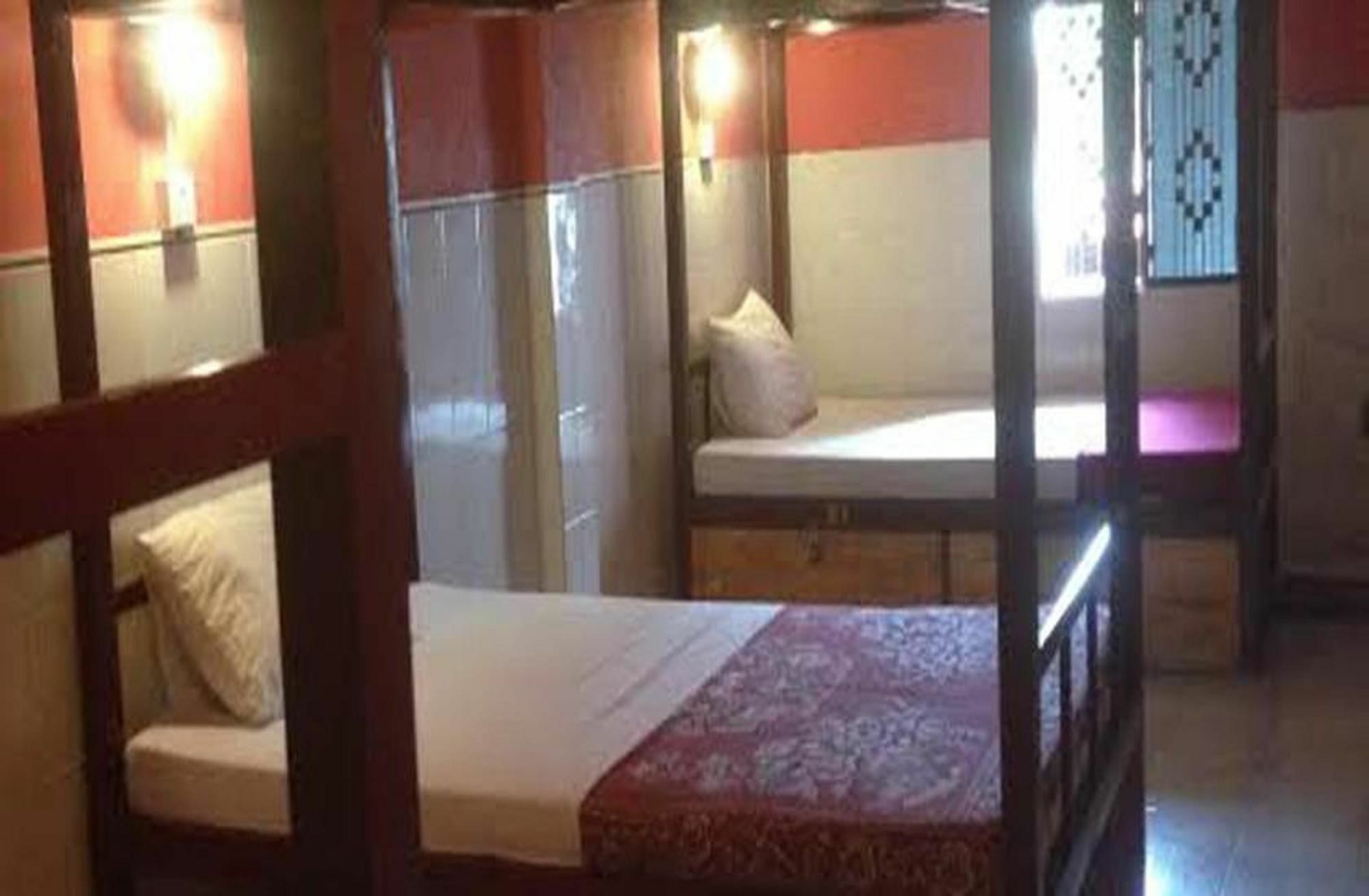 Longlin House I Hotel Phnom Penh Bagian luar foto